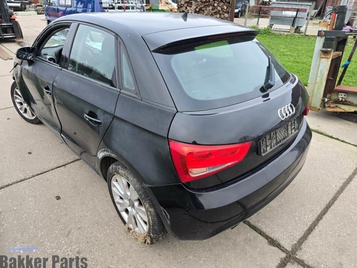 Achteras voorwielaandrijving van een Audi A1, Gebruikt, -, -, Audi