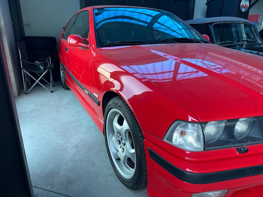 BMW 323 ti Compact, Auto's, BMW, Achterwielaandrijving, Zwart, 2494 cc, Handgeschakeld