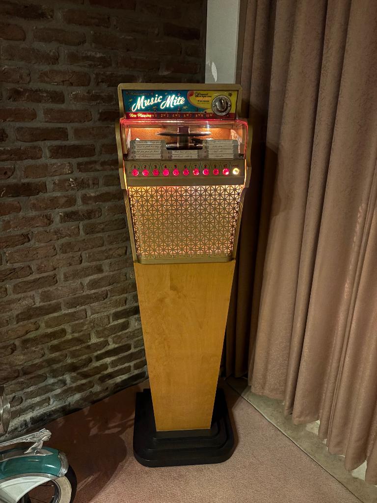 Jukebox, Verzamelen, Gebruikt, 1950 tot 1960, Ophalen, Met singles