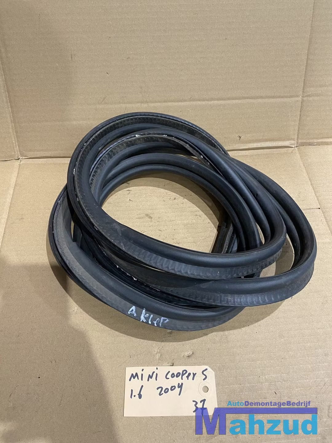 MINI COOPER S ONE Achterklep rubber 2001-2006, Autos : Pièces & Accessoires, Customer.service@mini.co.uk, BMW AG, Petuelring 130
80788  Munich, DE