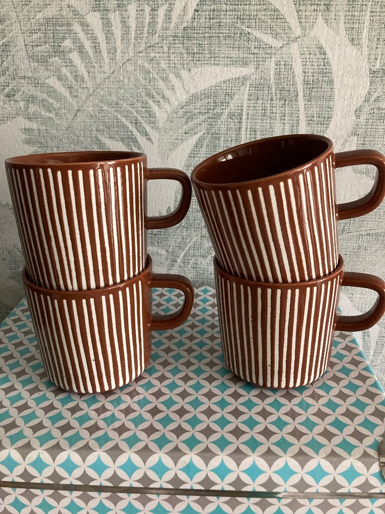 4 koffie tassen, Ophalen, Zo goed als nieuw