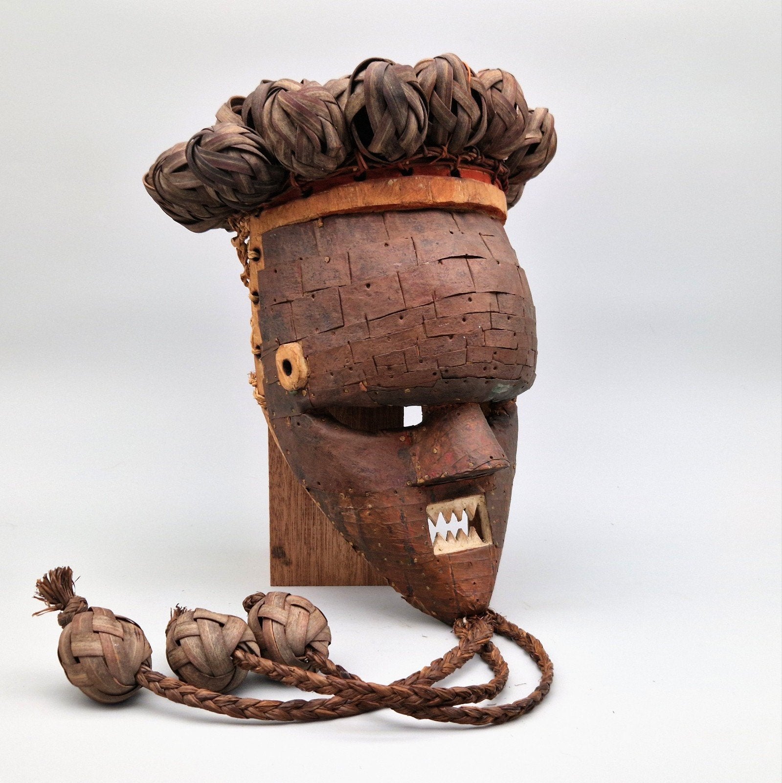 Salampasu masker, Congo