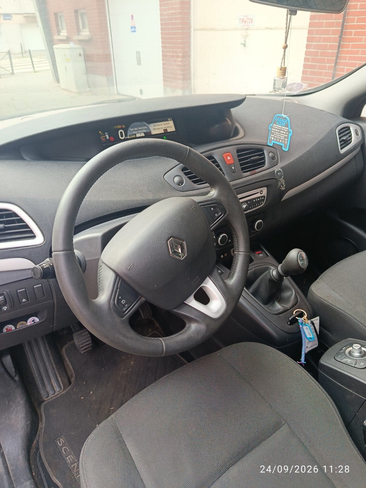 Renault Scénic export,pièces ou réparer, Autos, Euro 5, Achat, 110 kW, 7 places