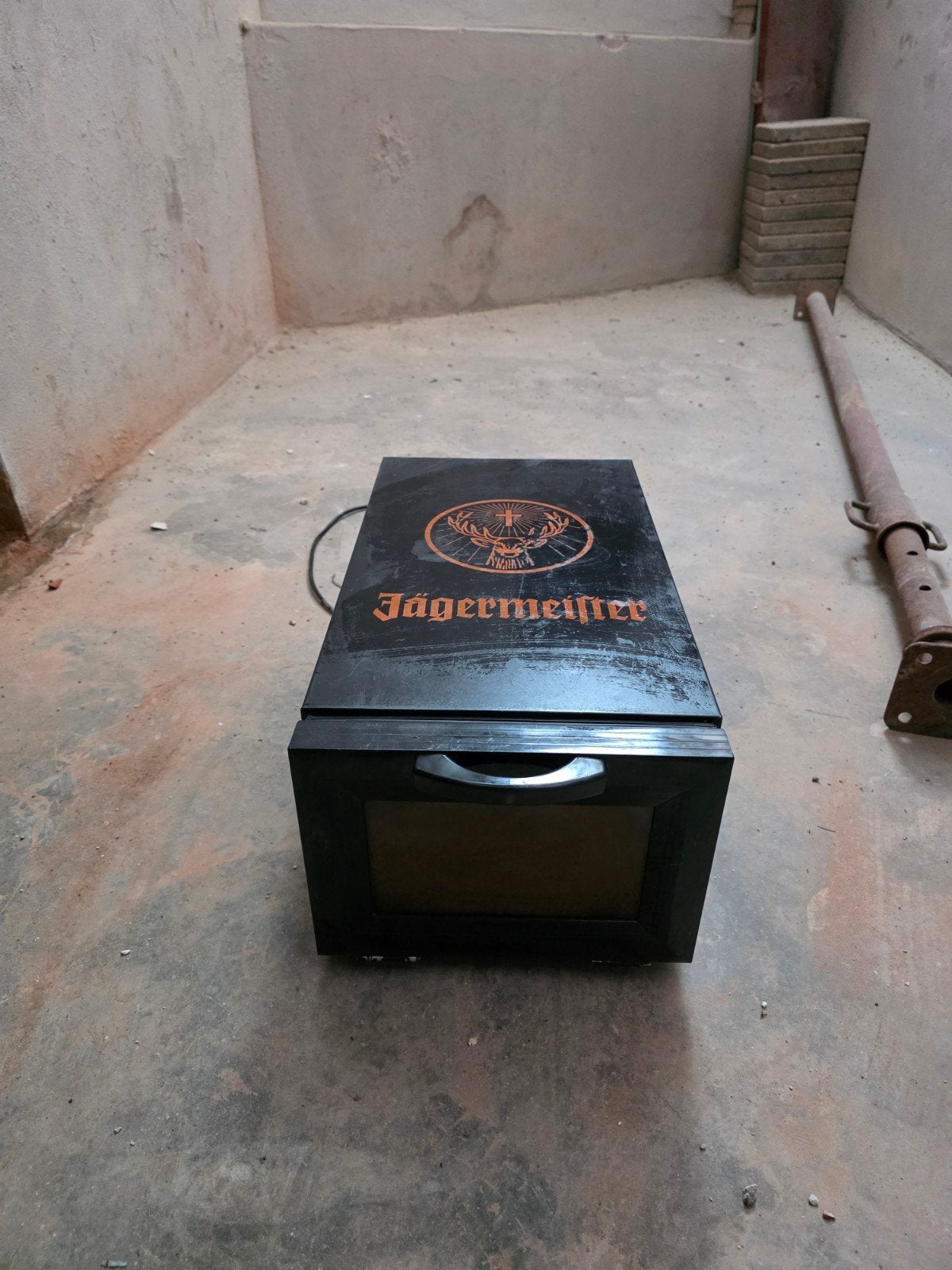 Jägermeister mini-koelkast / barkoeling, Ophalen