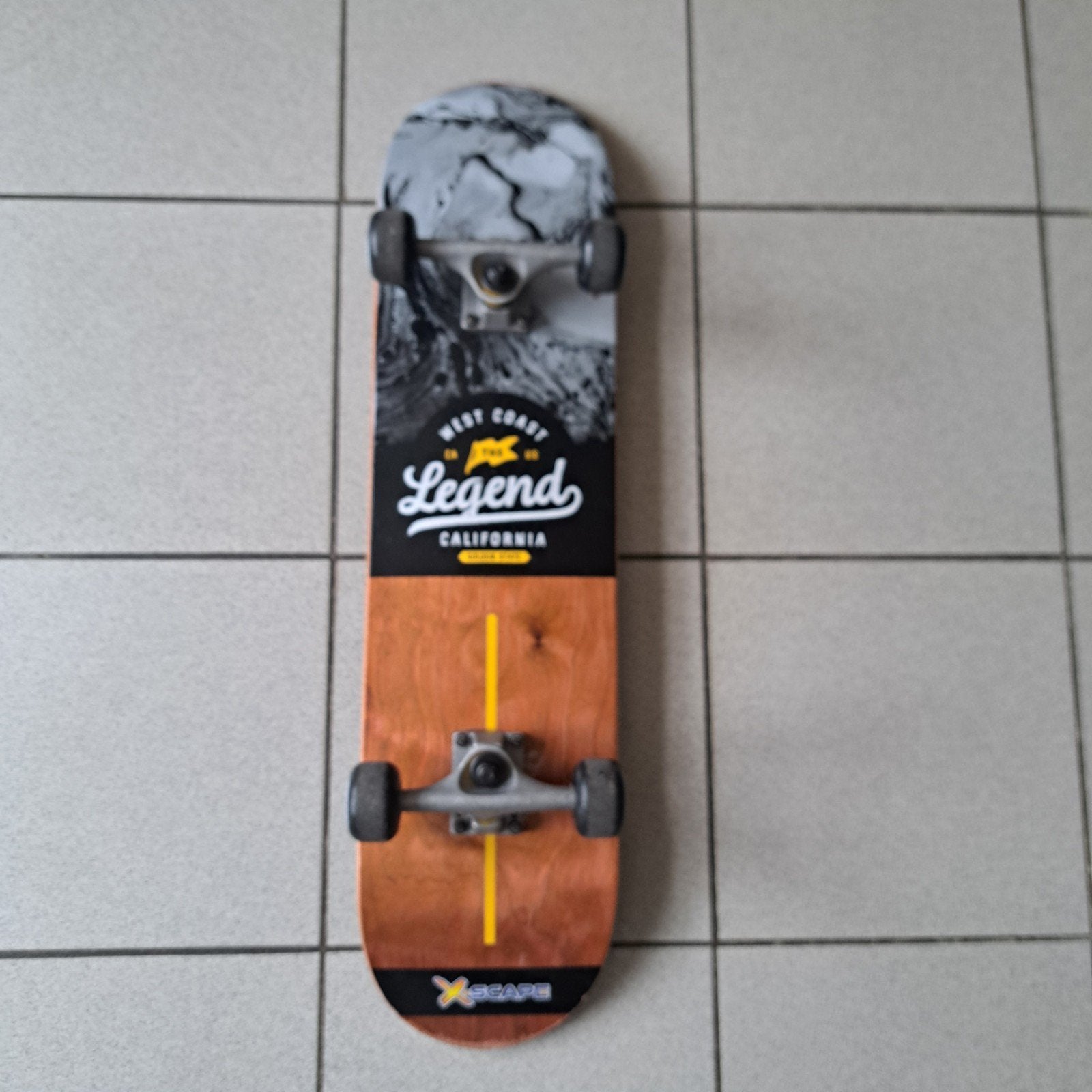 Skateboard met helm en set beschermers., Sports & Fitness, Enlèvement ou Envoi, Skateboard