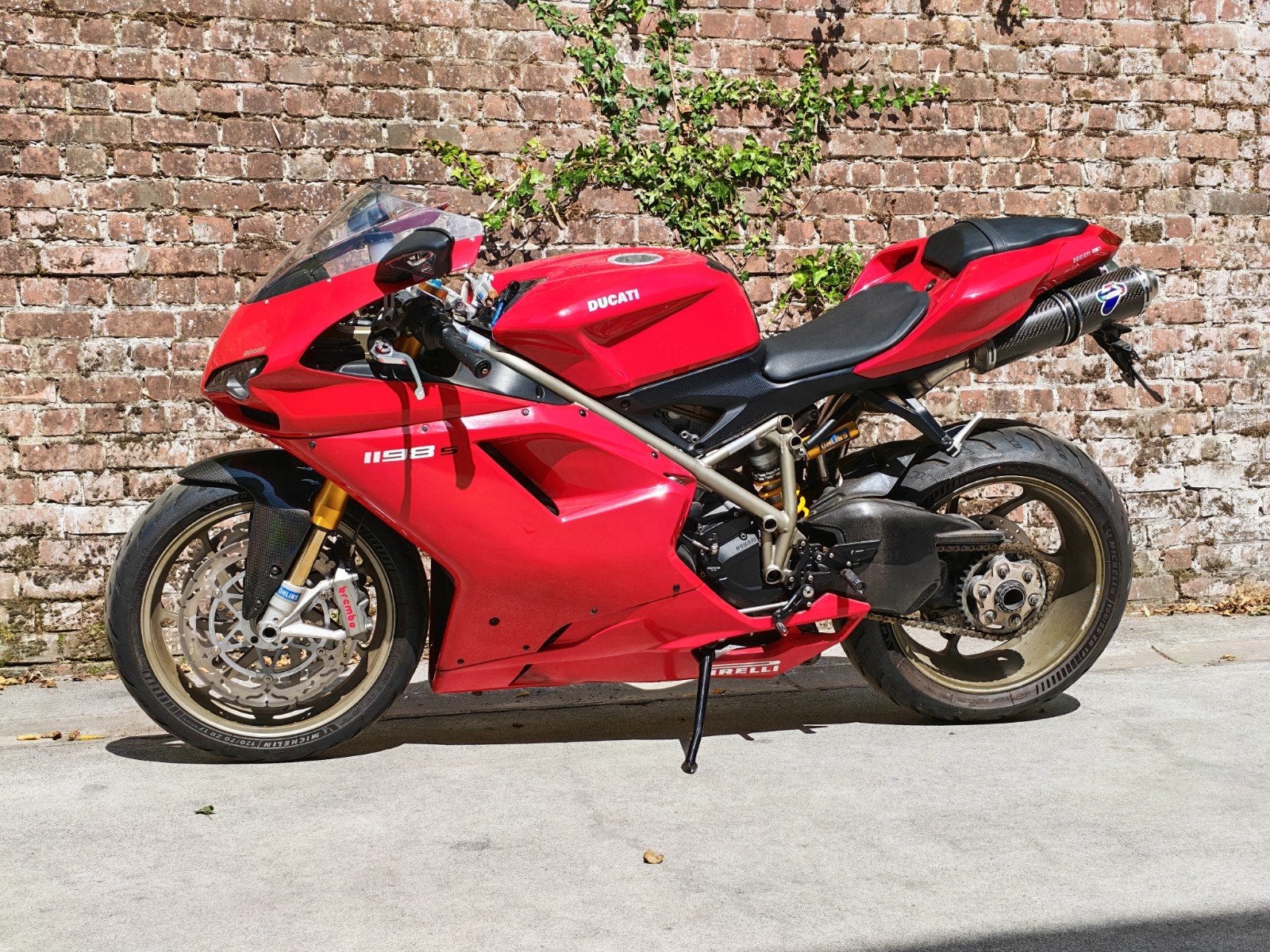 Ducati 1198 s, Motos, Entreprise
