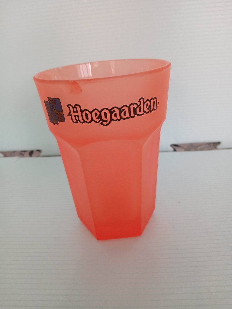 Mooi HOEGAARDEN fluorescerend oranje glas in perfecte staat, Ophalen of Verzenden, Zo goed als nieuw, Glas of Glazen, Overige merken