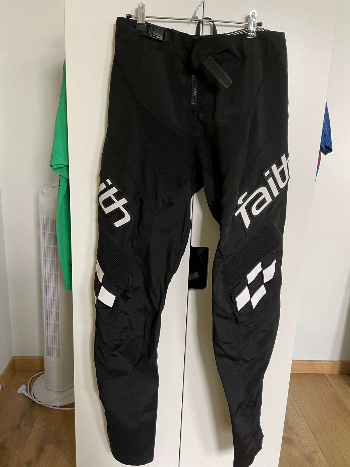 BMX broek Faith, Enlèvement, Comme neuf