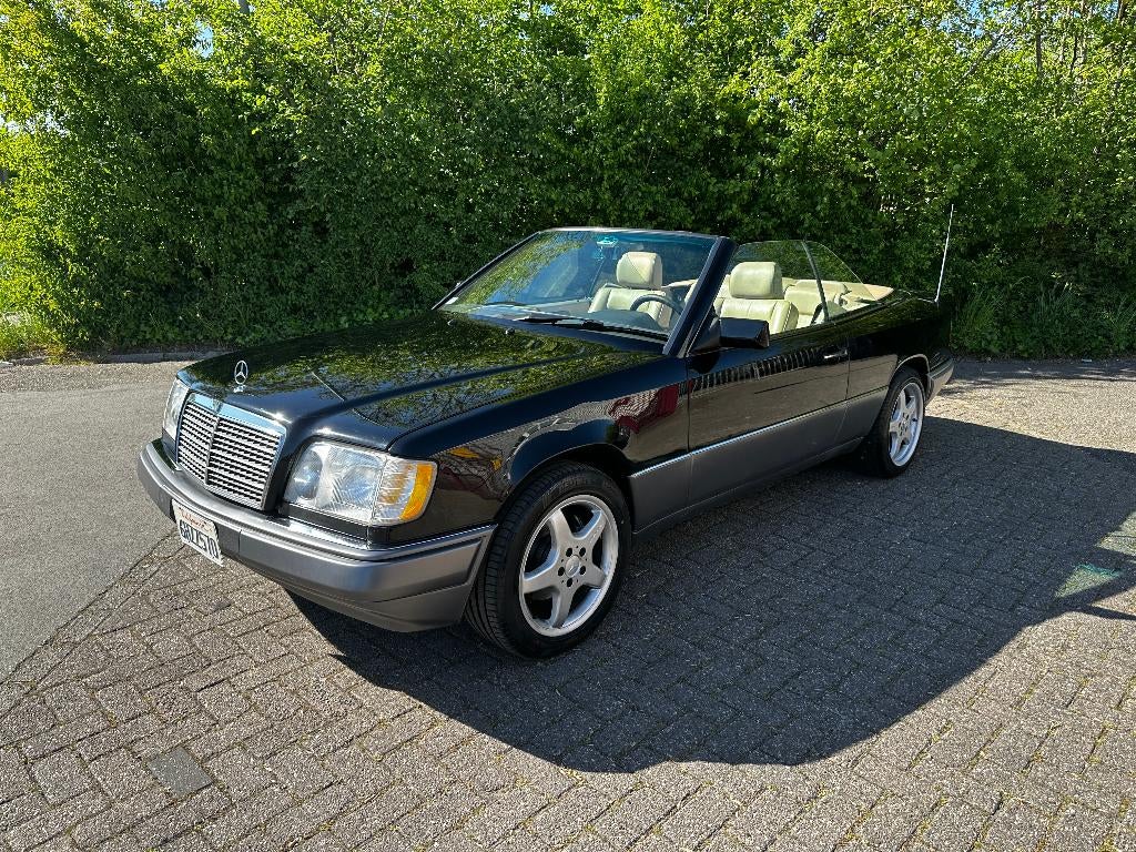 Mercedes-Benz E-Klasse 320 Cabrio, Auto's, Mercedes-Benz, Automaat, 4 zetels, Achterwielaandrijving, Beige