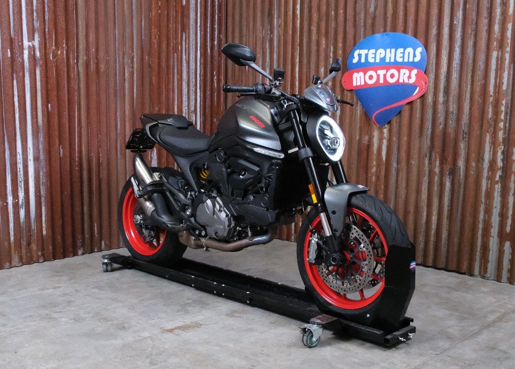 Ducati Monster 937 Aviator Grey, ABS, 2 cilinders, Occasion, Motorrijbewijs A