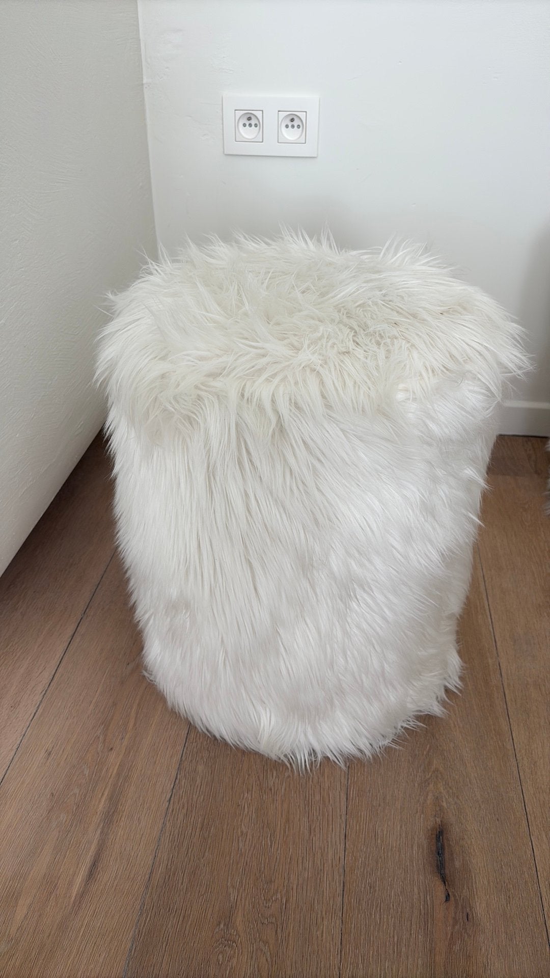 Witte poef, Huis en Inrichting, Ophalen, Gebruikt, Ovaal, Stof
