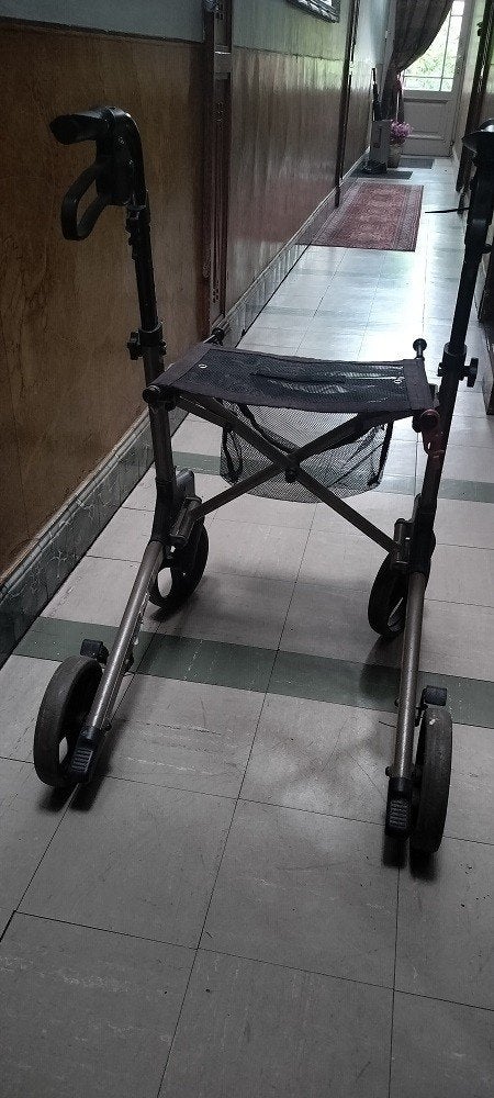 ROLLATOR  €20,-, Divers, Déambulateurs, Enlèvement, Utilisé