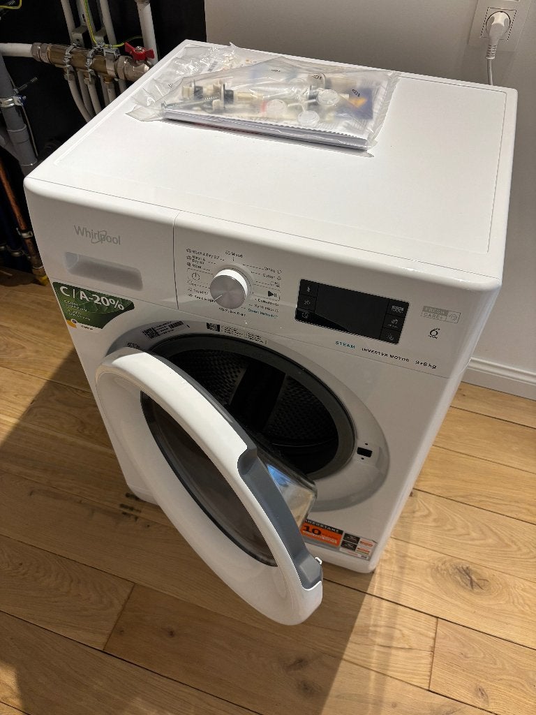 Combi wasmachine en droogmachine Whirlpool, Elektronische apparatuur, Wasmachines, Zo goed als nieuw, Voorlader, 8 tot 10 kg, Minder dan 85 cm