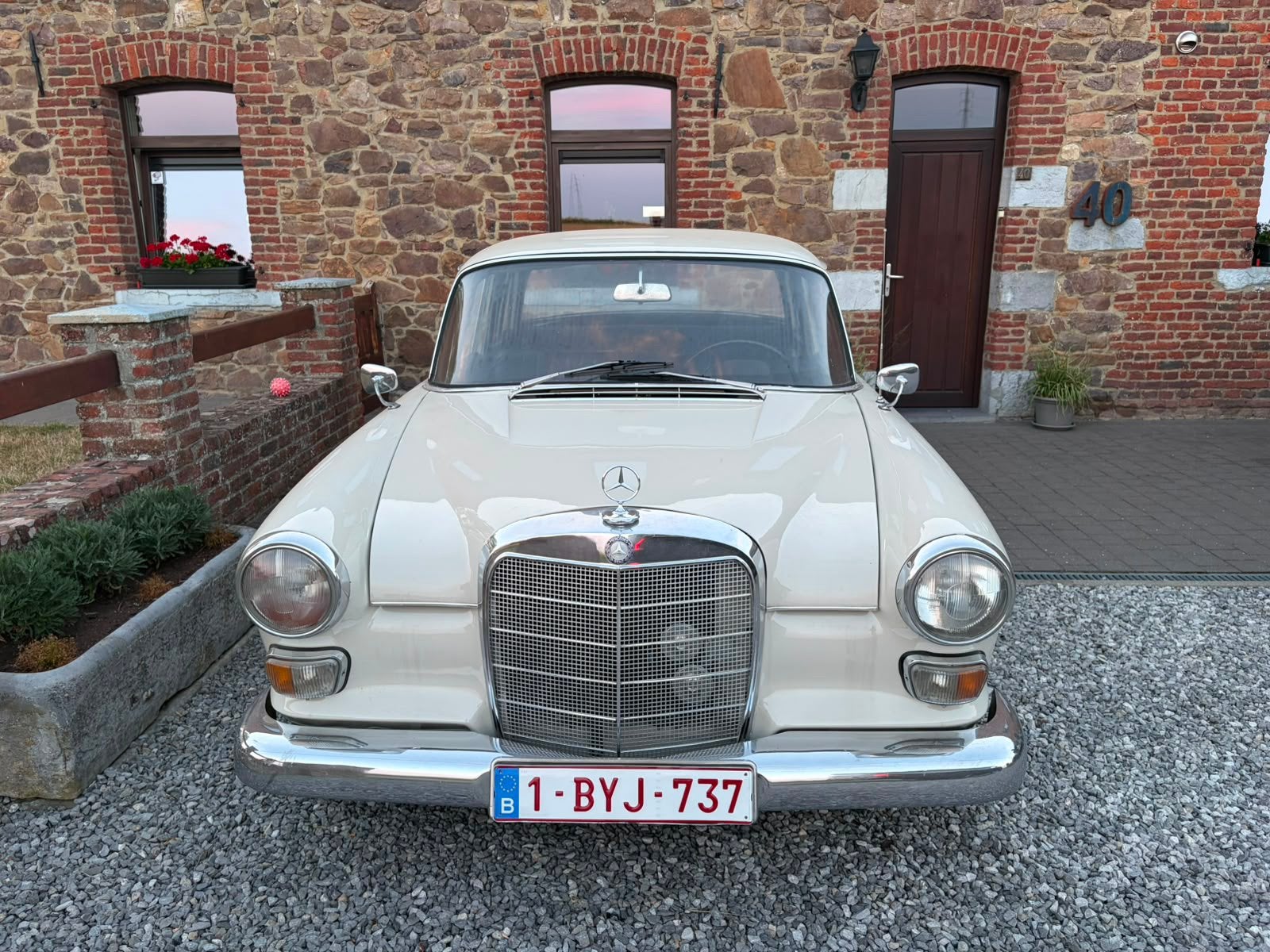 Mercedes-Benz 200D (W110 Heckflosse ou Fintail) 1965, Autos, Mercedes-Benz, Autres modèles, Achat, Boîte manuelle, Noir