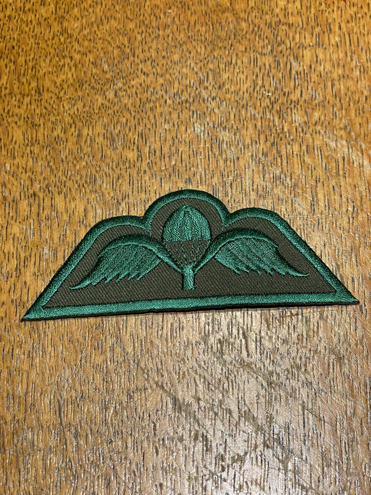 Para A wing groene variant, Verzamelen, Ophalen of Verzenden, Landmacht, Embleem of Badge