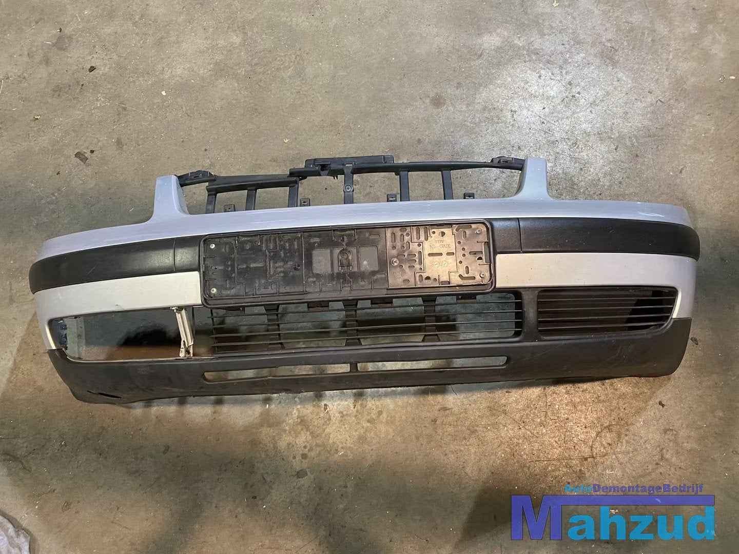 VW Passat 3B2 grijs zilver LB7Z voorbumper, Auto-onderdelen, Gebruikt, Volkswagen AG, Vw@volkswagen.de, Bumper