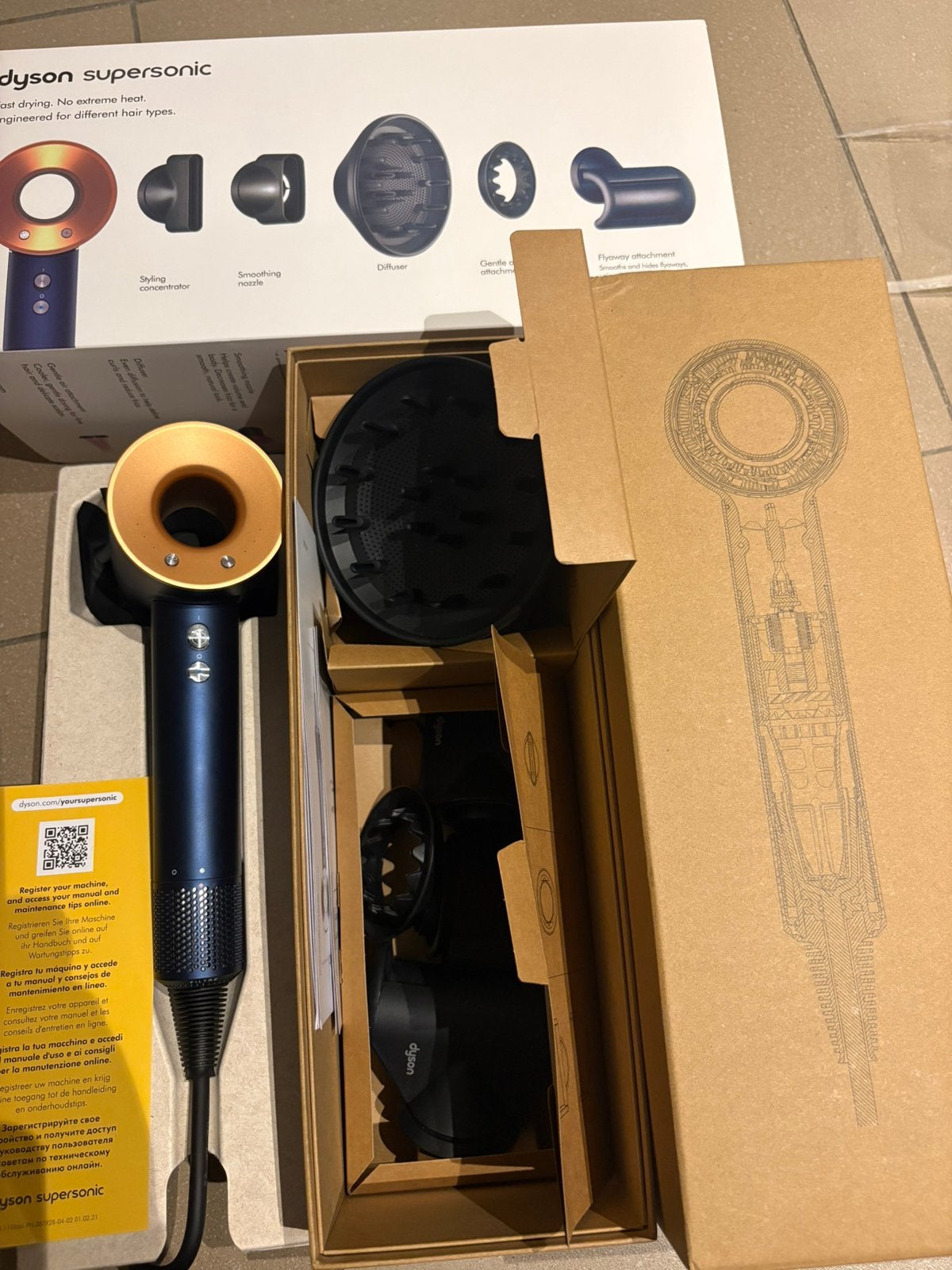 Le Dyson Supersonic est tout neuf !, Bijoux, Sacs & Beauté, Enlèvement ou Envoi, Neuf, Sèche-cheveux