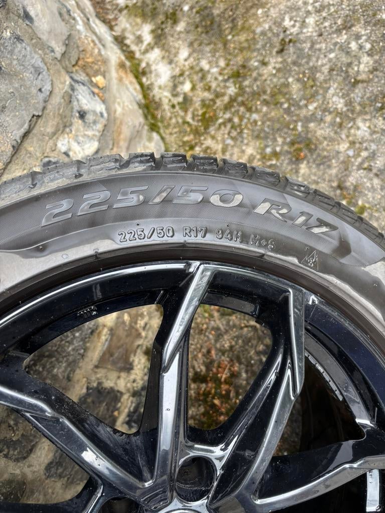 Jantes + pneus alfa romeo Giulia, Pneus et Jantes, Pneus hiver, Véhicule de tourisme, 17 pouces