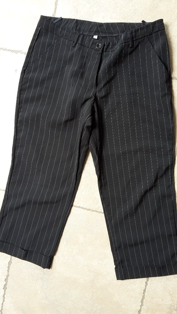 Stijlvolle streepjes broek mt 42, Maat 42/44 (L), Ophalen of Verzenden, Zo goed als nieuw, Driekwart
