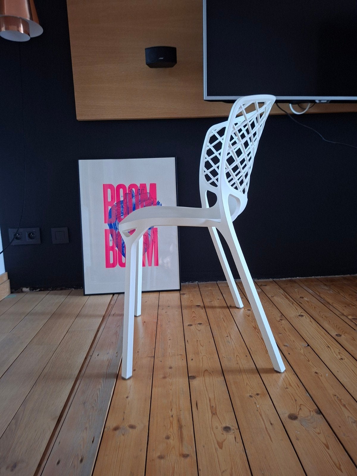 Chaise blanche, Enlèvement