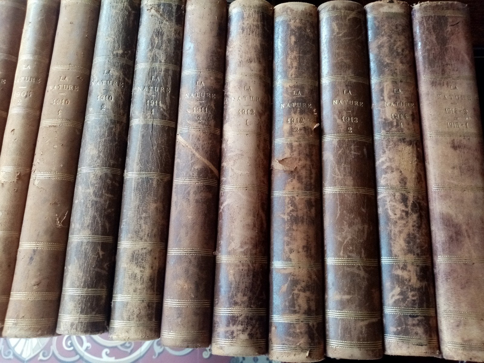 Lot de revues anciennes intitulées la nature, Enlèvement ou Envoi