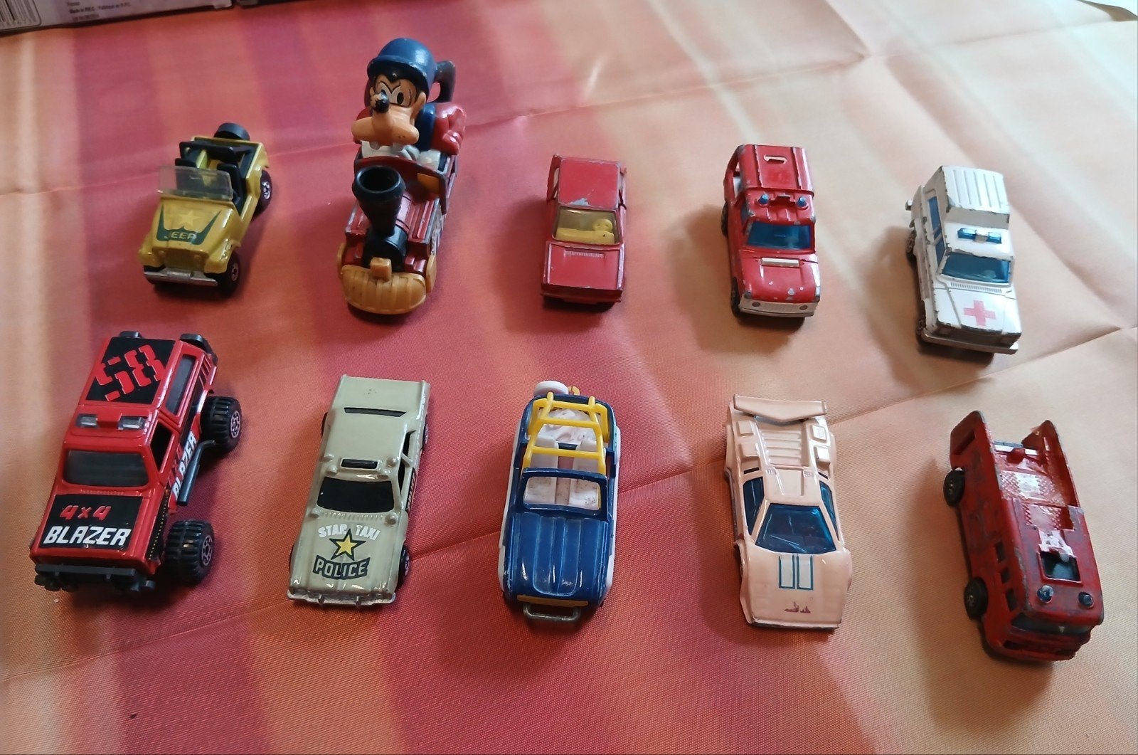 lot de 10 petites voitures vintage anciennes, Ophalen, Gebruikt