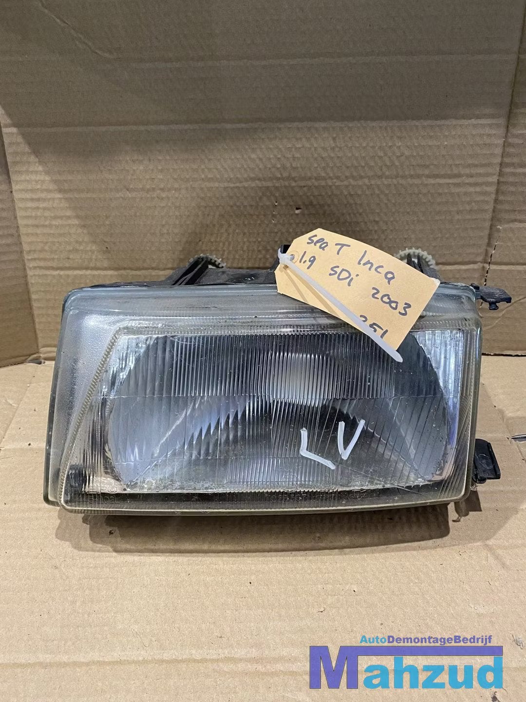 SEAT INCA linker koplamp links, Auto-onderdelen, Gebruikt, Autovia A-2, Km 585 585
08760  Martorell, ES, SEAT S.A., Customercare@seat.es