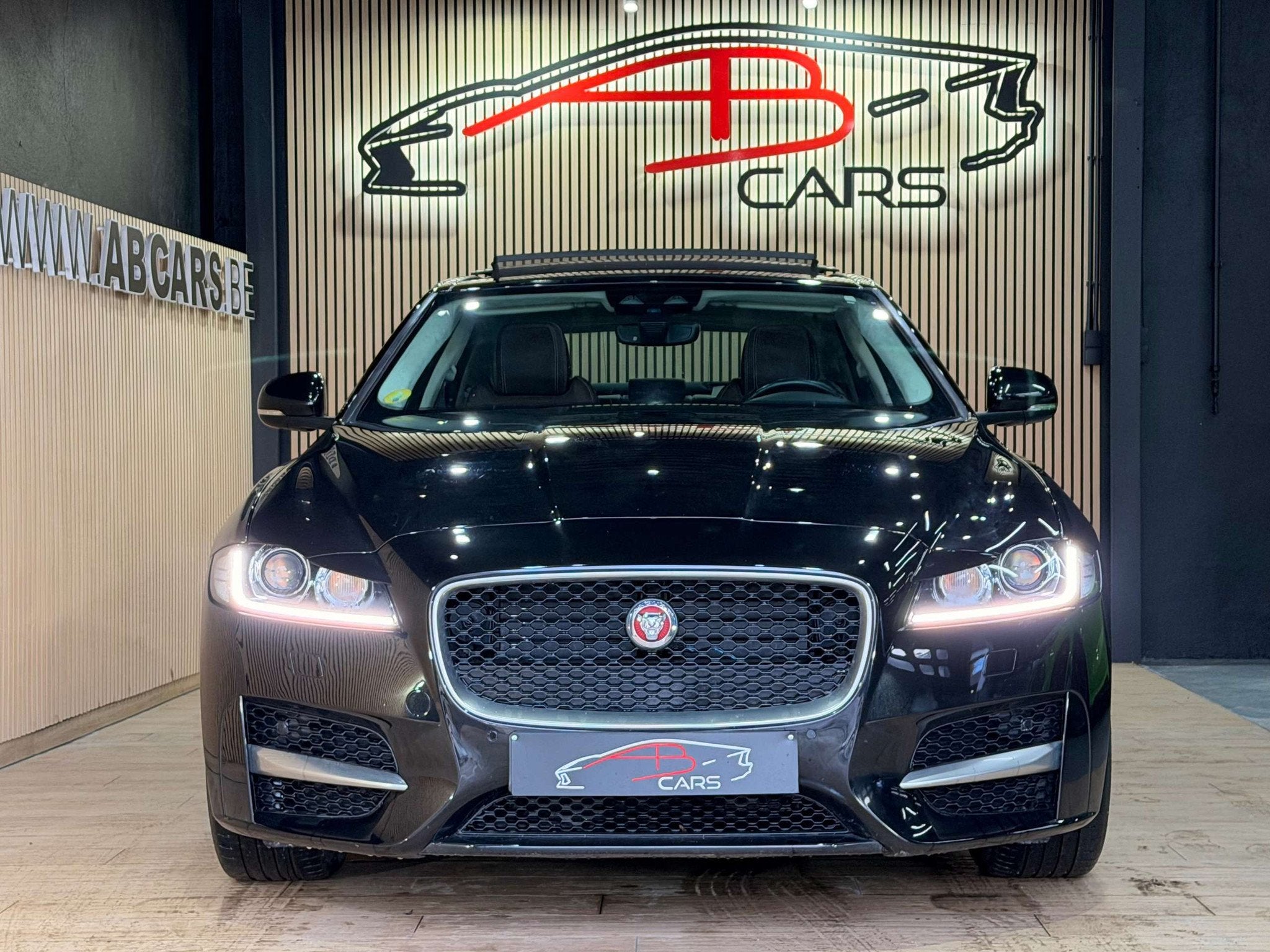 Jaguar XF 2.0 D E-Performance R-Sport * GAR 12 M *, Cuir, Entreprise, Automatique, Anti démarrage