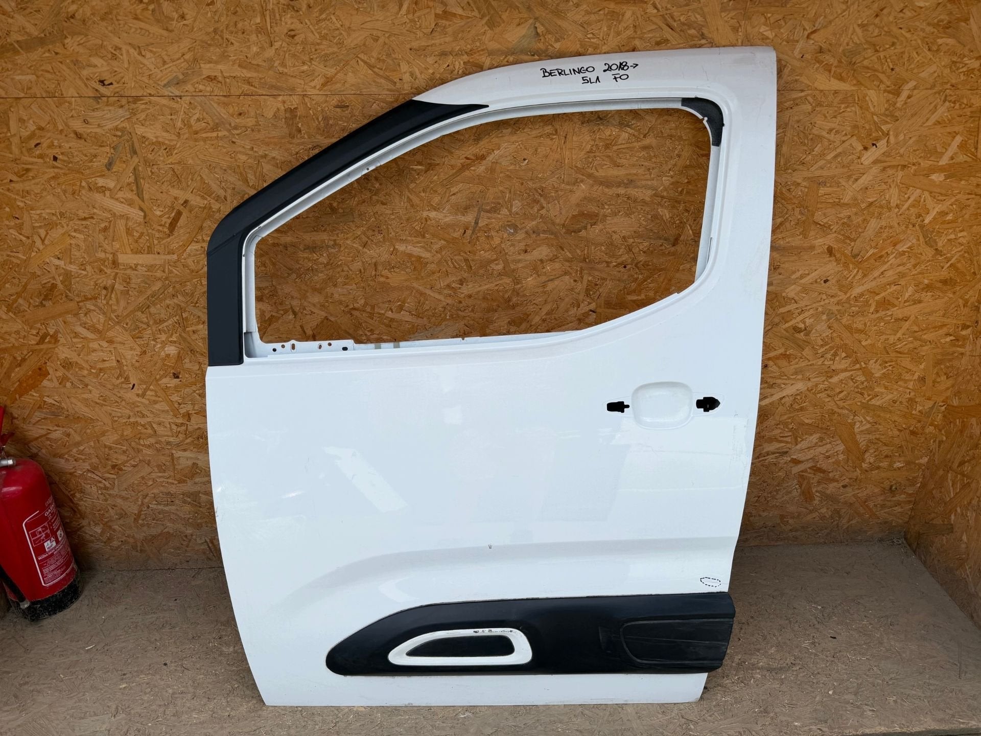 Berlingo Partner Combo Proace City Portier Links, Gebruikt, Citroën, Taurusavenue 1
2132 LS  Hoofddorp, NL, Privacyrights-citroen@mpsa.com