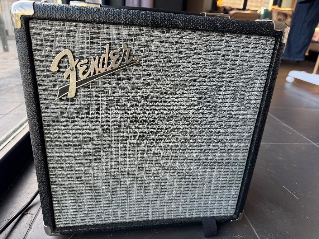 Fender Rumble 15 Basgitaarversterker – Perfecte staat!, Muziek en Instrumenten, Ophalen, Zo goed als nieuw, Basgitaar, Minder dan 50 watt
