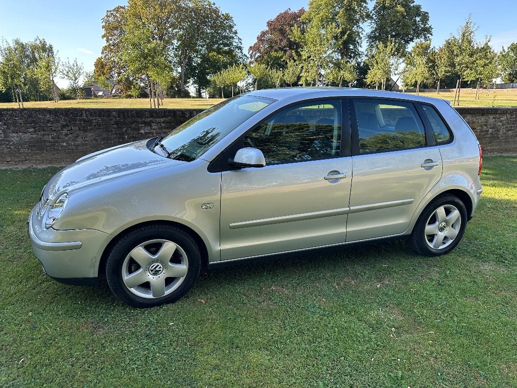 VW .. POLO .. CAR-PASS .. 1 PROPRIETAIRE .. AIR-CO .., Argent ou Gris, Achat, 1200 kg, Boîte manuelle