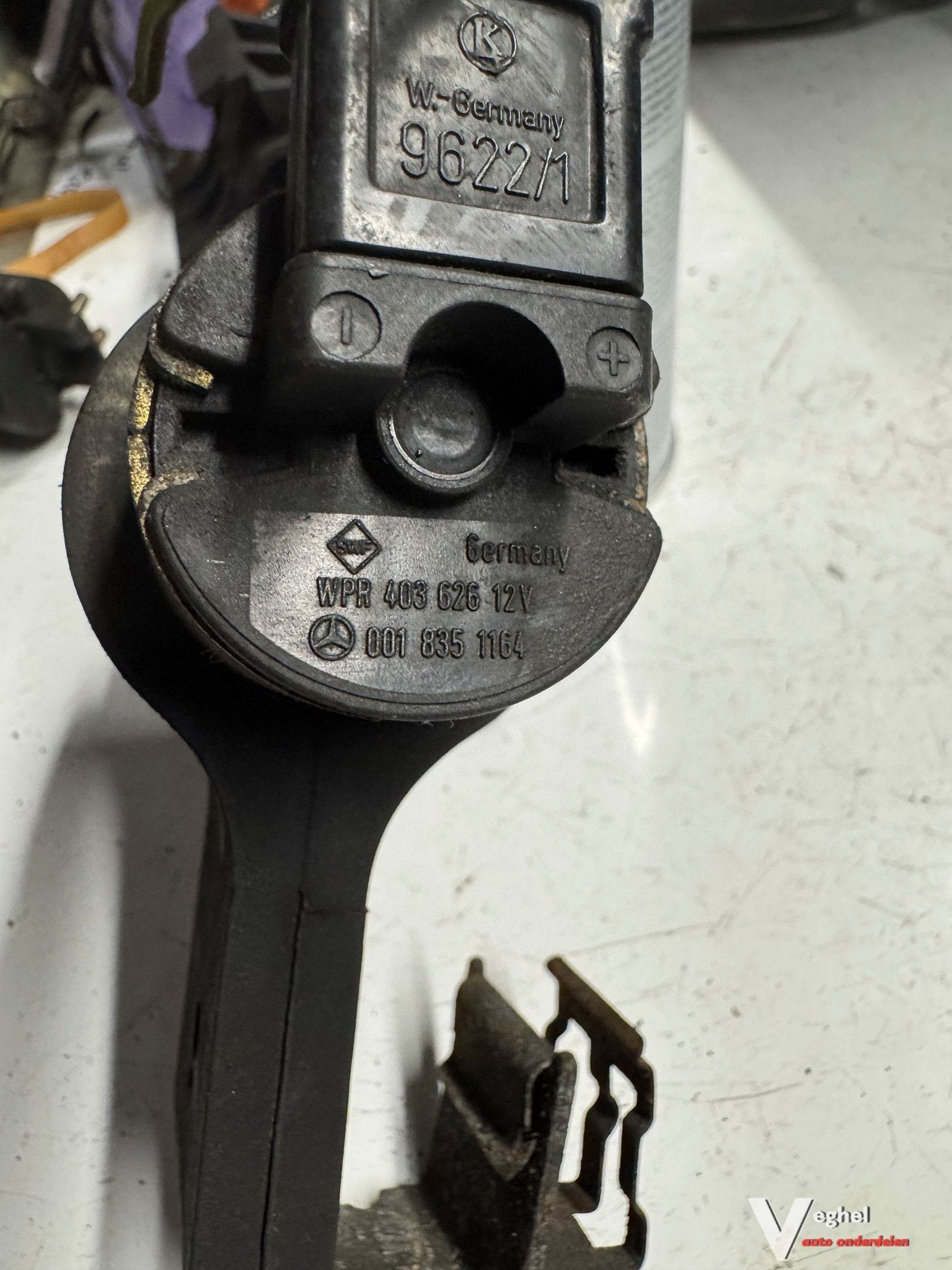 Mercedes W124 Kachelopvoerpompje 001 835 1164 / 001 835 2564, -, Utilisé, -, -
