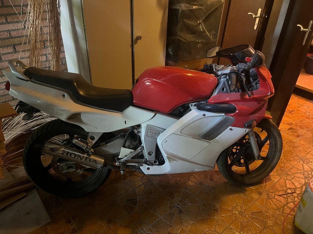 Moto HONDA a vendre pour pieces, Motoren, Motoren | Honda, Particulier, Occasion, Ophalen