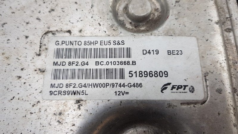 CALCULATEUR MOTEUR ECU Fiat Punto Evo (199) (|51896809|), Autos : Pièces & Accessoires, FCA Germany GmbH, IPC D1-09 Bahnhofsplatz
65423  Rüsselsheim am Main, DE