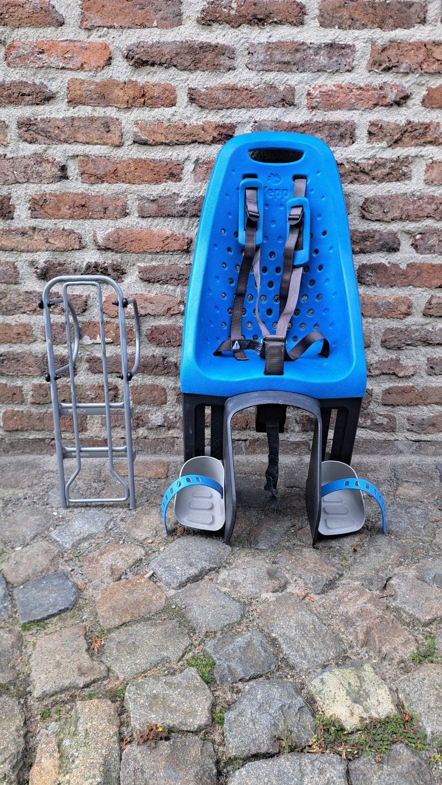 Thule Yepp maxi achterzitje + easyfitdrager XL, Ophalen, Achterzitje, Yepp (Thule), Voetsteuntjes