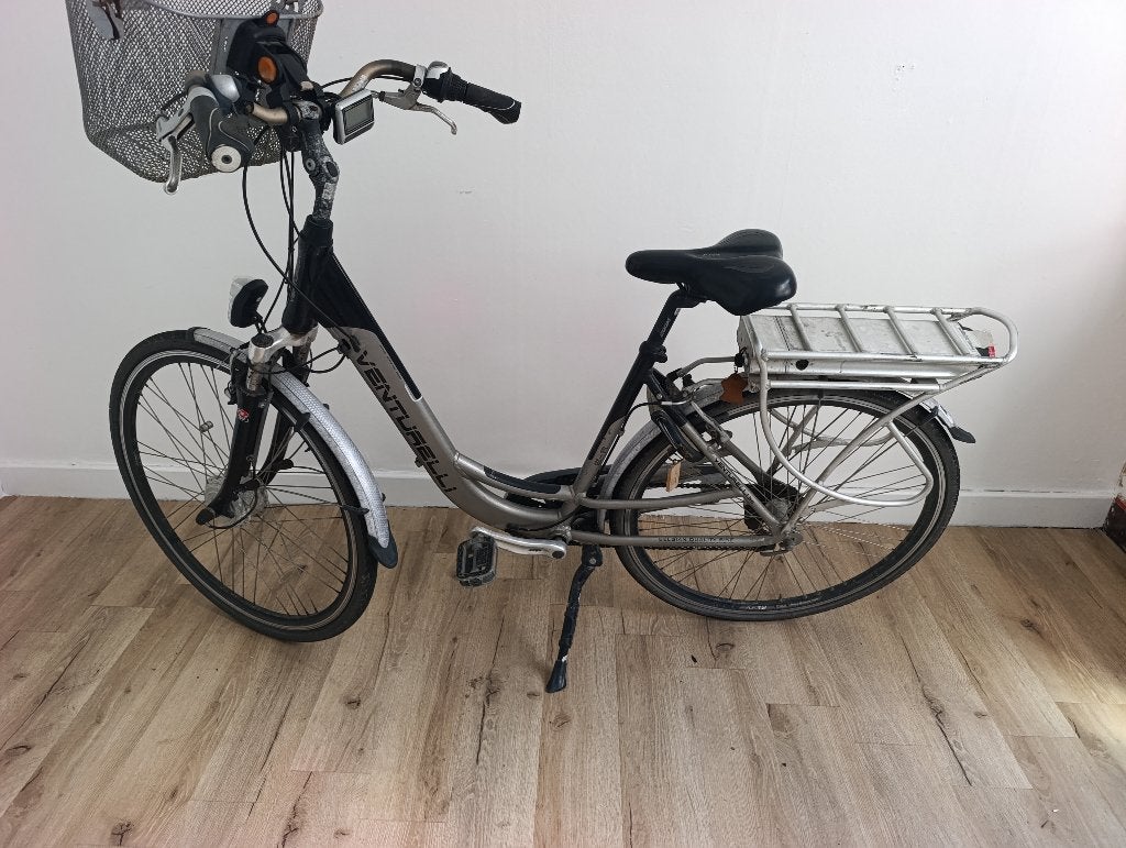 Elektrische danesfiets met 2 baterijen €350, Ophalen, Gebruikt
