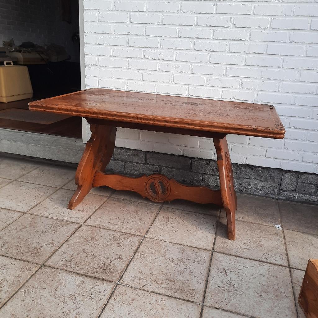 salontafel met 2 antieke zetels, Ophalen