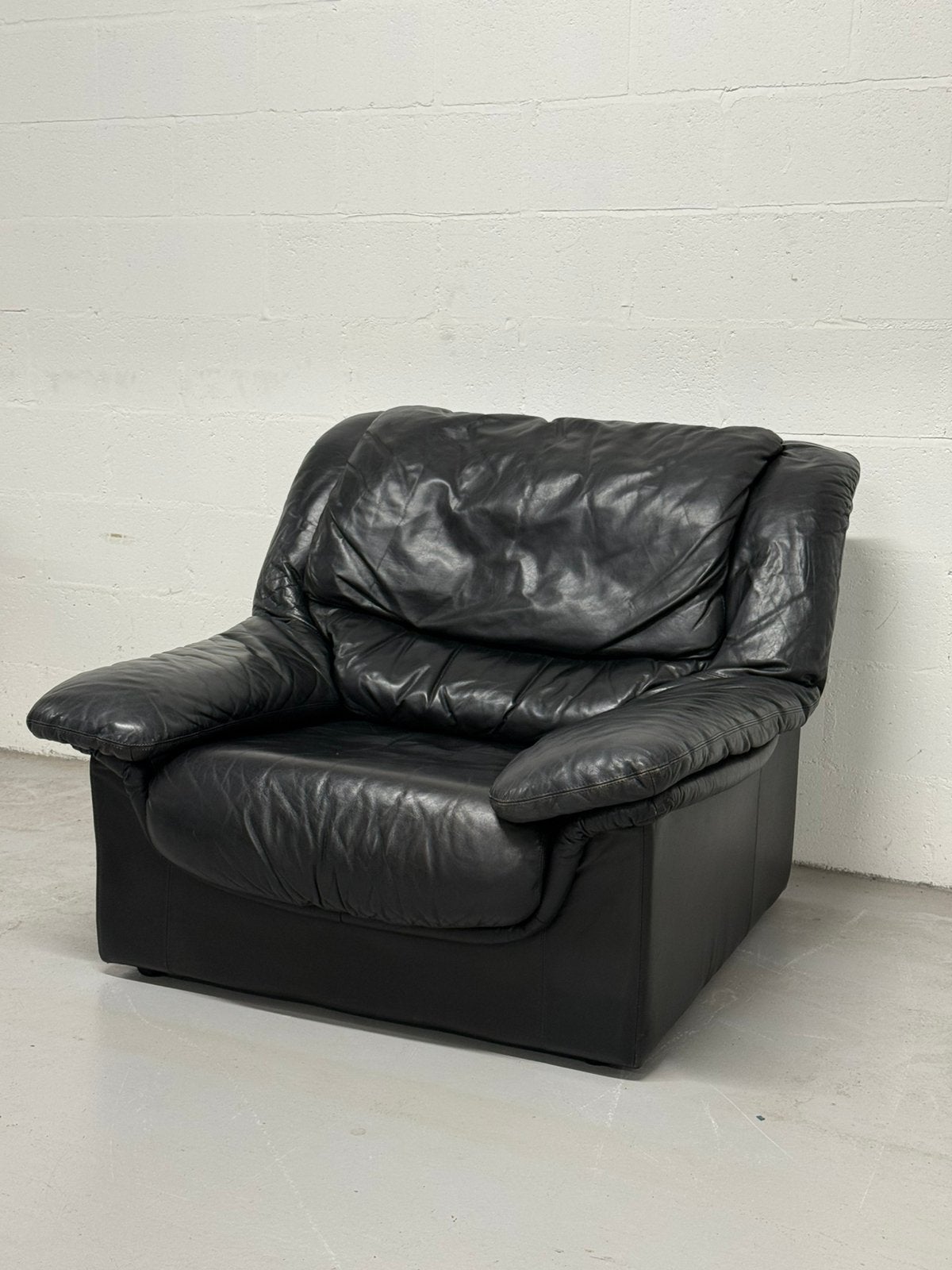 Fauteuil Lounge Vintage en Cuir Noir, Antiquités & Art, Enlèvement