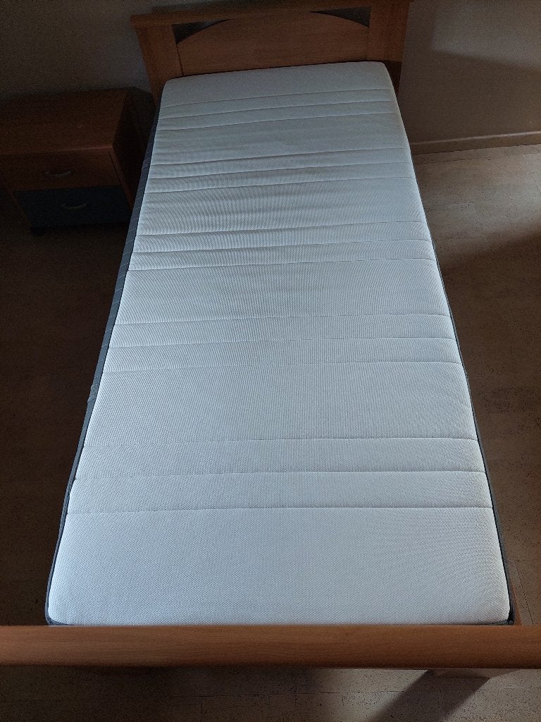 Eénpersoonsmatras - ideaal voor op kot, Huis en Inrichting, Ophalen, 90 cm, Eenpersoons, Zo goed als nieuw