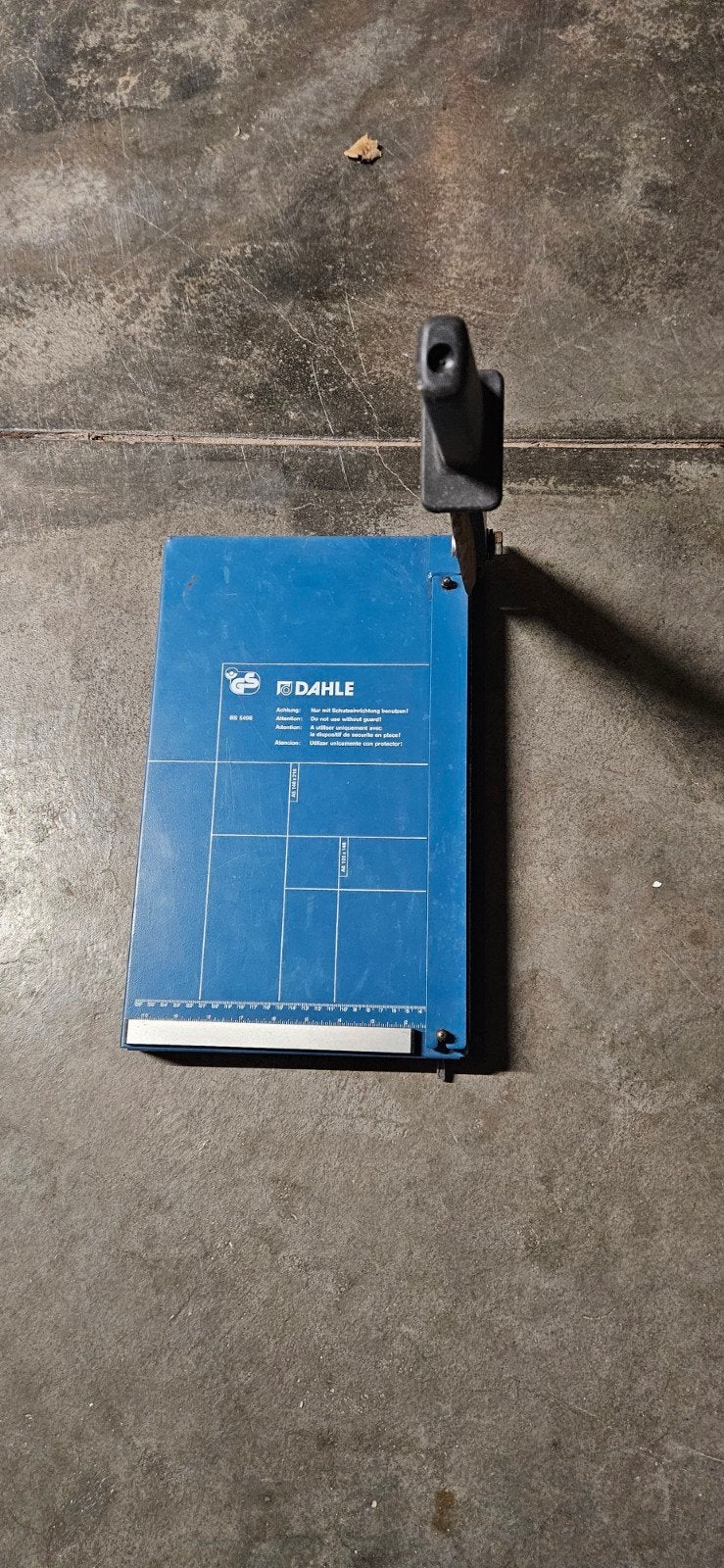 Papiersnijder met professionele hendel van Dahle, Ophalen
