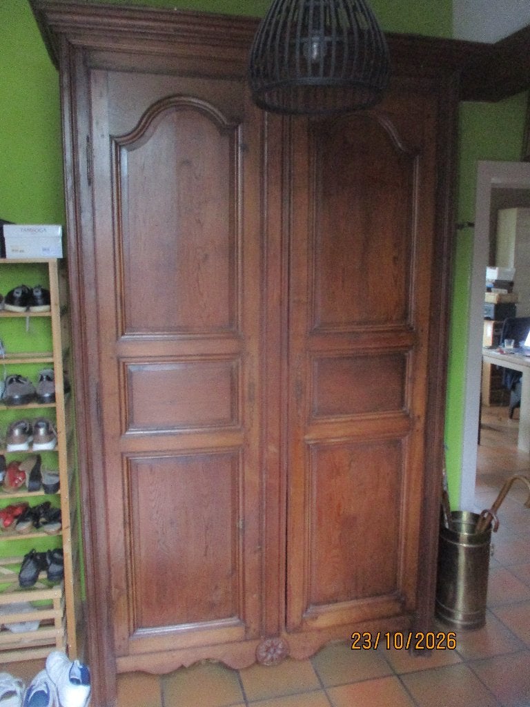 Authentieke Franse hallkast, Ophalen