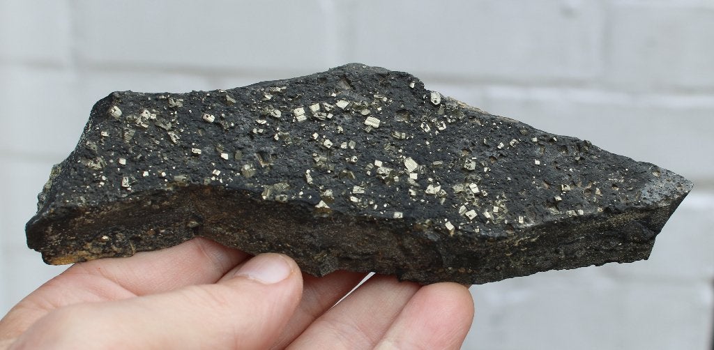 PYRITE sur ARDOISE de GRINDELWALD en SUISSE, Collections, Enlèvement ou Envoi, Minéral