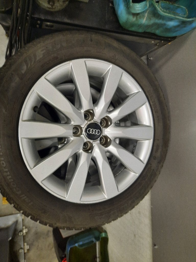 Audi A1 velgen met winterbanden, Auto-onderdelen, Banden en Velgen, Ophalen, Gebruikt, 16 inch, Banden en Velgen