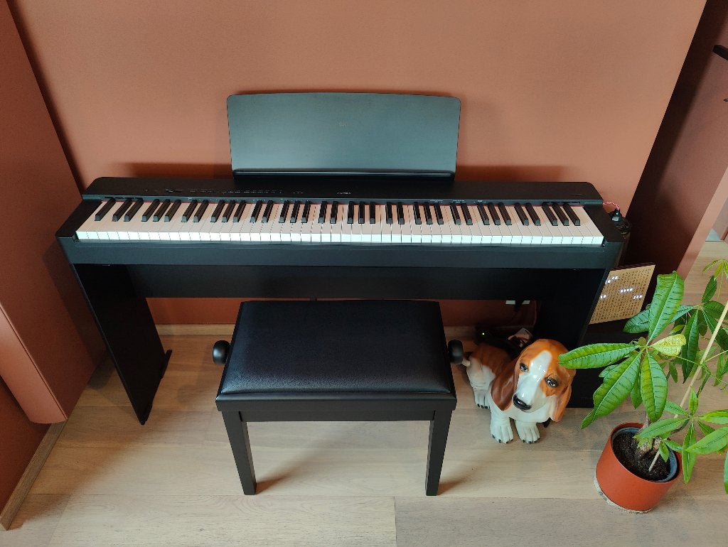 Pack Yamaha P-225 Premium + banquette de piano — comme neuf, Musique & Instruments, Pianos, Comme neuf, Digital, Enlèvement, Piano