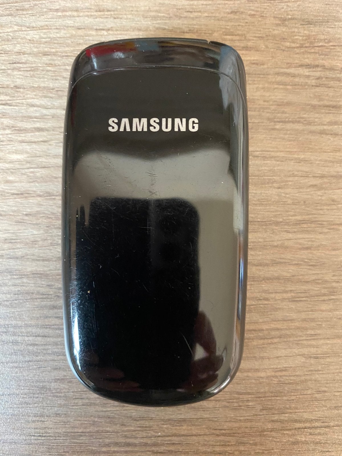 Gewone gsm  Samsung GT-E1150i met lader, Telecommunicatie, Ophalen, Gebruikt
