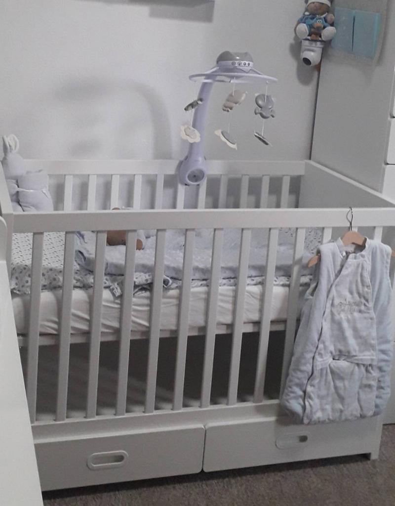 Mooie baby bed in hoogte verstelbaar, Ophalen, Zo goed als nieuw, Rechthoekig, In hoogte verstelbaar