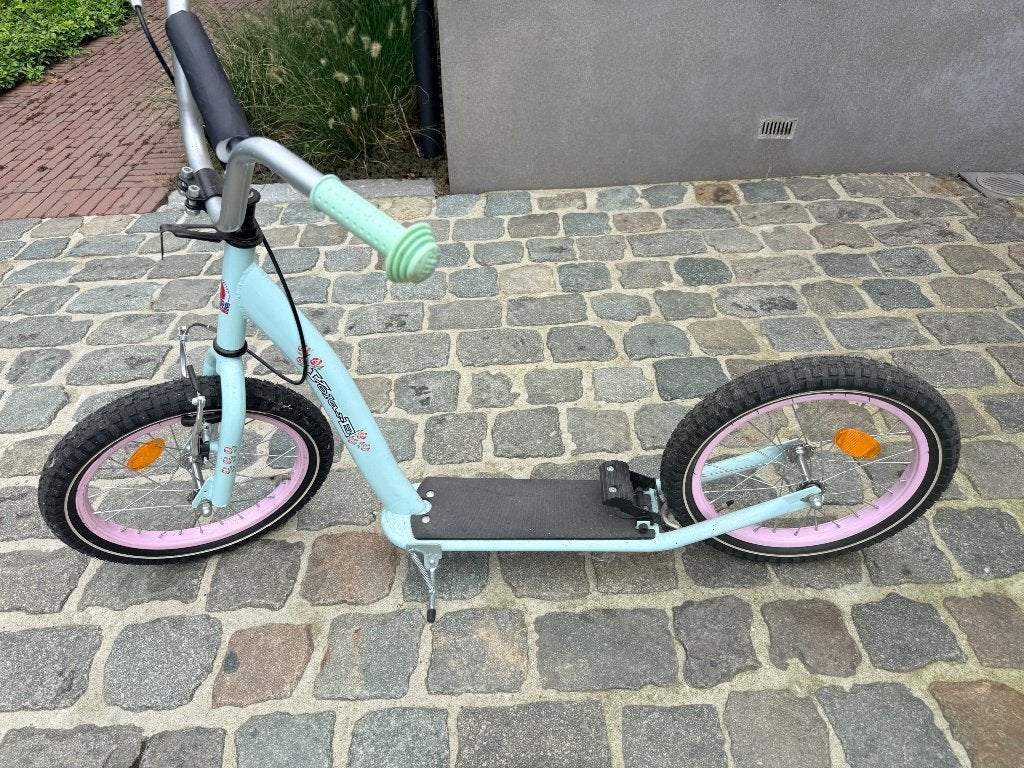 Grote kinderstep met luchtbanden, Fietsen en Brommers, Ophalen, Zo goed als nieuw, Gewone step, Volare