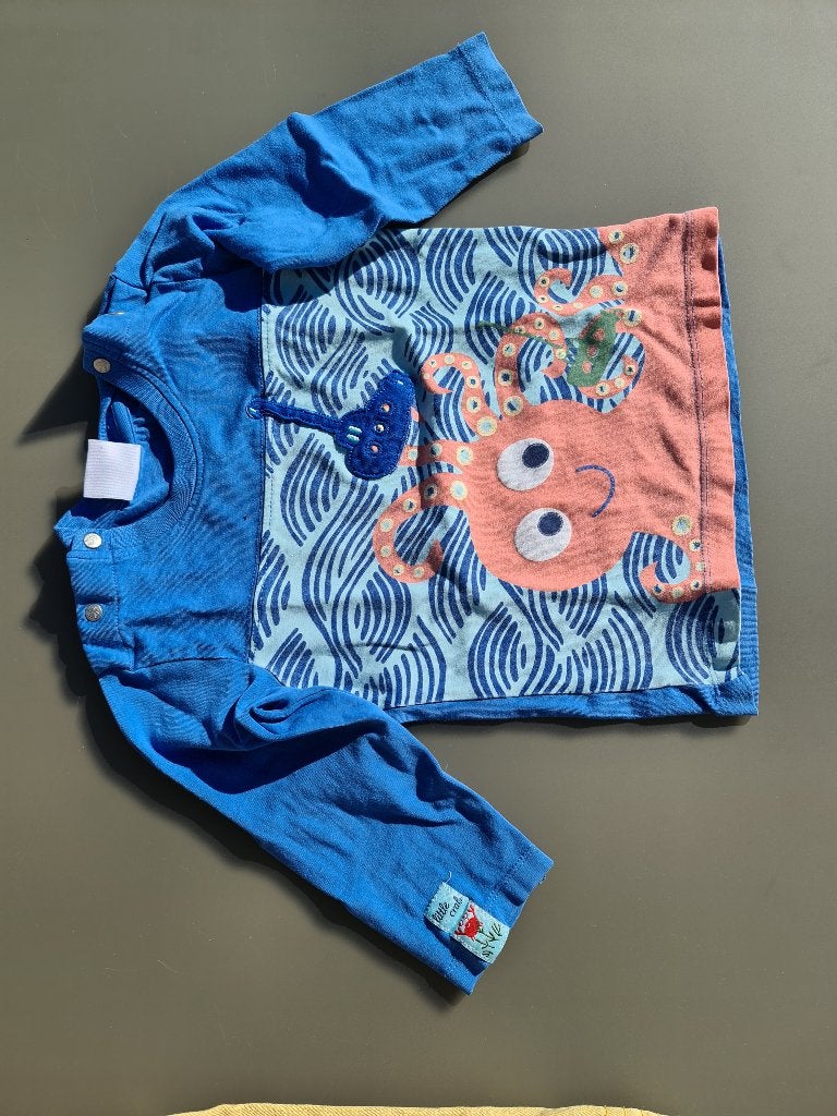 blauwe t-shirt, trui met octopus 86, Kinderen en Baby's, Ophalen, Zo goed als nieuw