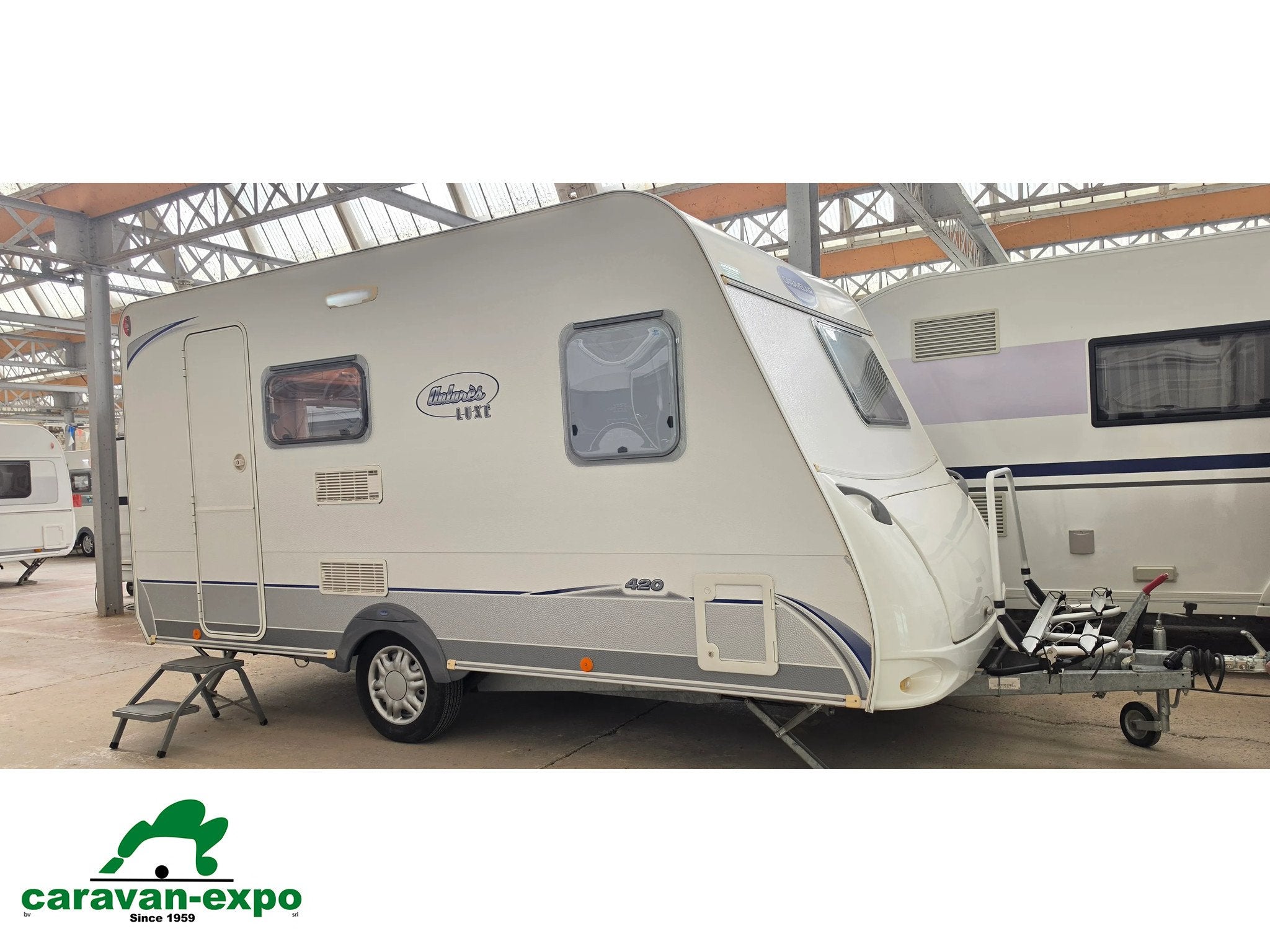 CARAVELAIR ANTARES LUXE 420, Bedrijf, 750 - 1000 kg, 5 tot 6 meter, Caravelair