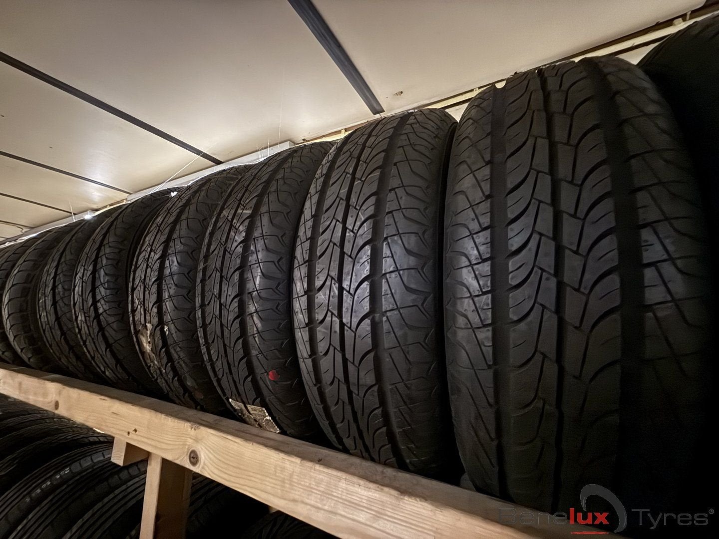 nieuw 195/70R15 97T Semperits 195/70 R15 195/70/15 1957015, Auto-onderdelen, Banden en Velgen, Bestelwagen, 15 inch, -, -